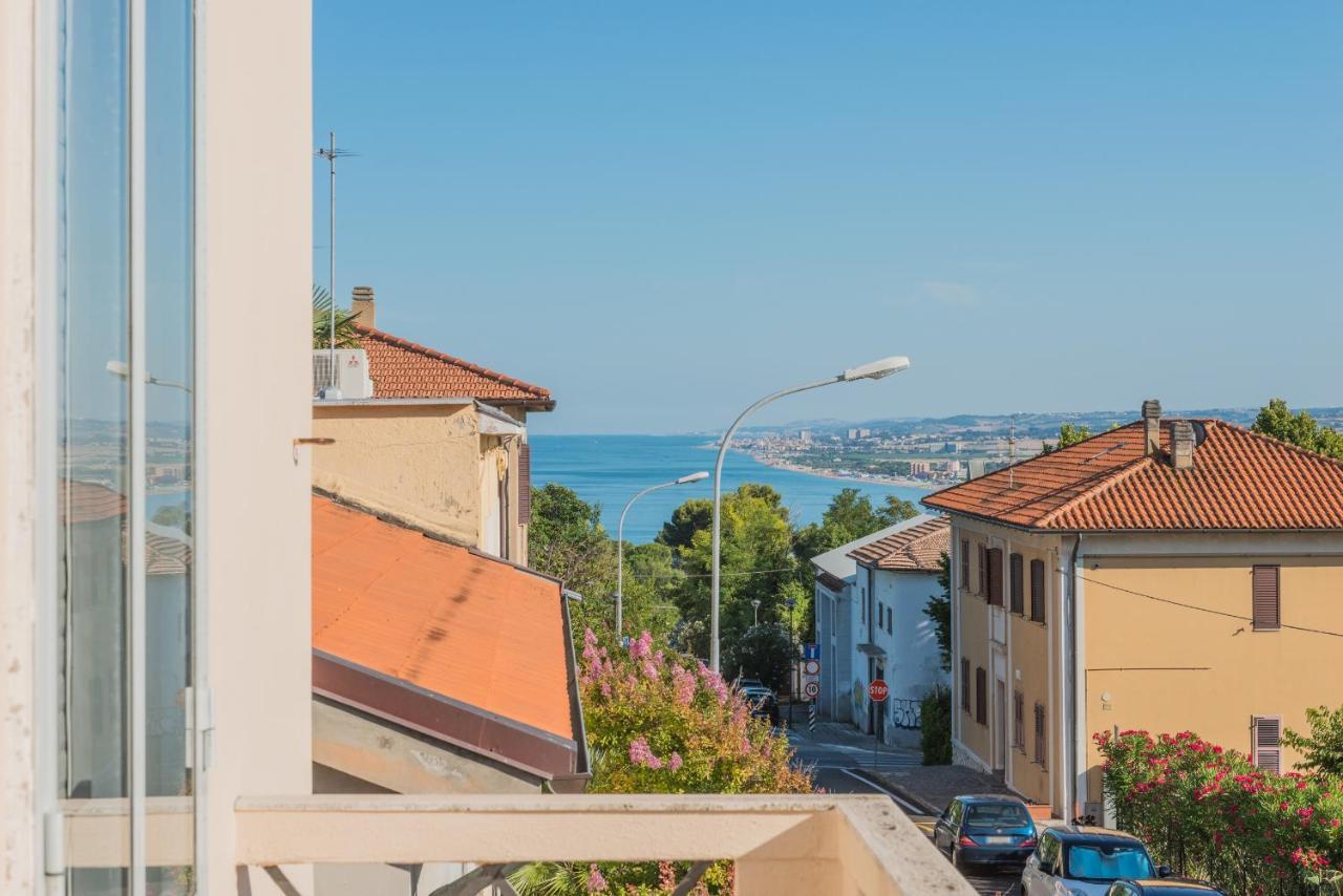 Mare Di Stelle Bed & Breakfast ซีโรโล ภายนอก รูปภาพ