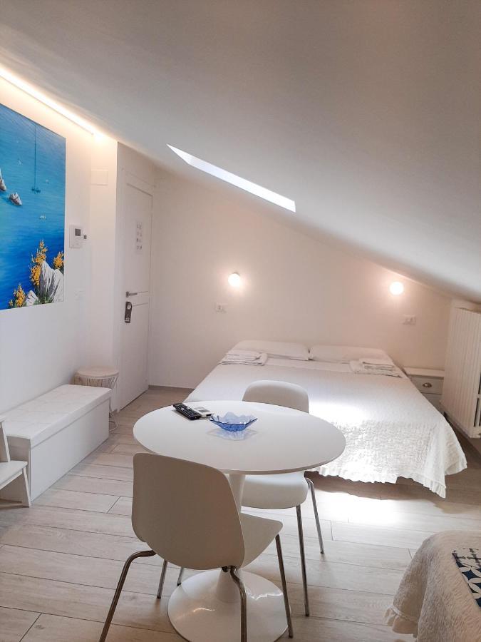 Mare Di Stelle Bed & Breakfast ซีโรโล ภายนอก รูปภาพ
